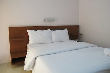 Somjai House Hotel Si Racha Exterior foto